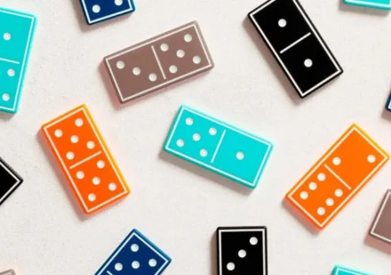 How to Play Muggins Dominoes: a Guide for New Players